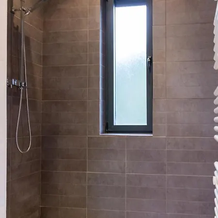 Maison, Piscine & Vue Sur La Cite De *