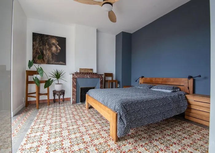 Maison, Piscine & Vue Sur La Cite De *