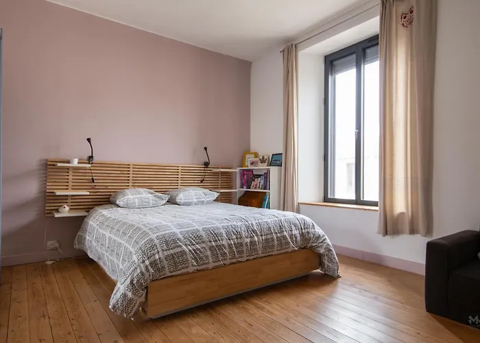 Maison, Piscine & Vue Sur La Cite De *